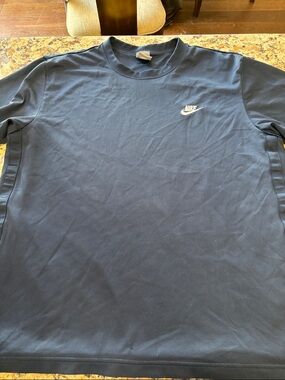 Nike Dark Blue Short-Sleeve Training Tee with White Logo